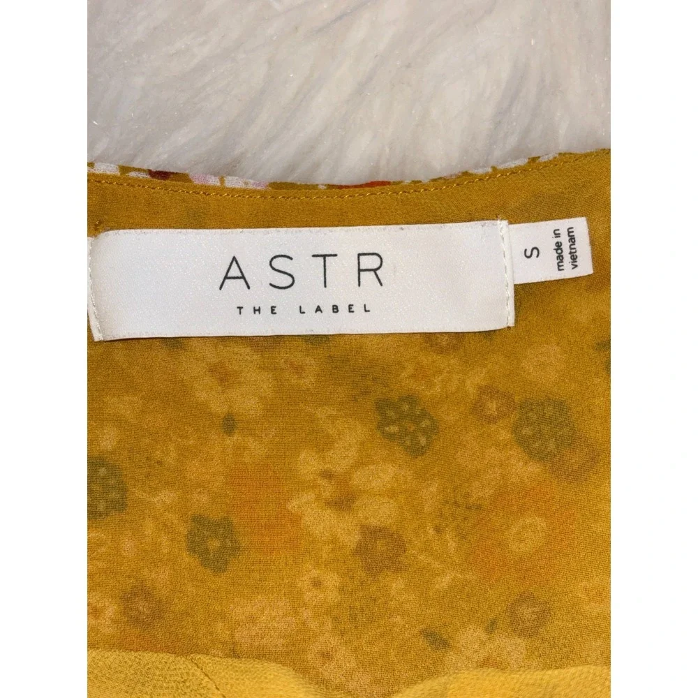 Astr The Label Blouse Top Womens Small Mustard Ditsy Floral Ruched‎ Puff Sleeve